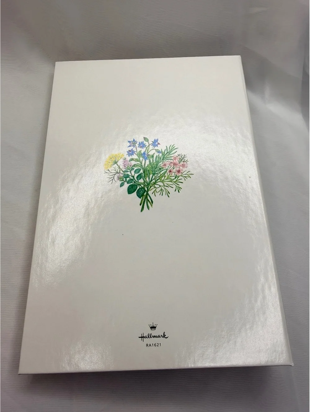 1995 Vintage Hallmark Herbs Recipe Keeper Organizer Album